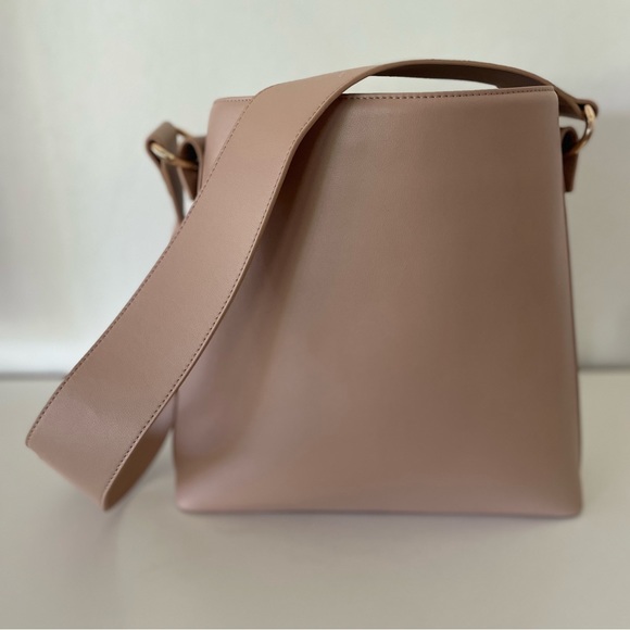 Jonathan Simkhai Biscotti tote with Interchangeable Leather/Macrame Strap - Picture 3 of 4